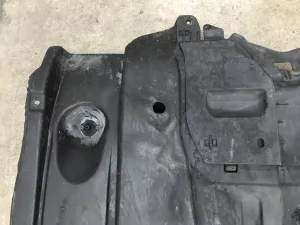 Защита антигравийная Audi A3 [8V] 2013-2020 (ЛЕВАЯ 5Q0825201L) — фото 9