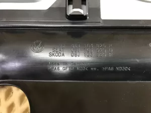 Накладка декоративная VW Passat CC 2008-2017 (06J103925BG) — фото 18