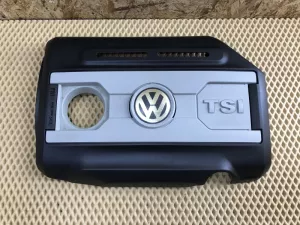 Накладка декоративная VW Passat CC 2008-2017 (06J103925BG) — фото 1