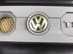 Накладка декоративная VW Passat CC 2008-2017 (06J103925BG) — фото 6