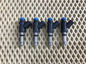 Форсунка инжекторная электрическая Chevrolet Aveo (T200) 2003-2008 Chevrolet Aveo (T250/T255) 2005-2011 Opel Astra H / Family 2004-2015 Opel Zafira B 2005-2012 ZAZ Chance 2009-2014 (КОМПЛЕКТ 25380933) — фото 1