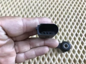 Датчик детонации Audi A3 (8L1) 1996-2003 Audi TT(8N) 1998-2006 Seat Cordoba 1993-1996 Seat Cordoba 1996-1999 Seat Cordoba 1999-2002 Seat Ibiza II 1993-1996 Seat Ibiza II 1996-1999 Seat Ibiza II 1999-2002 Seat Leon (1M1) 1999-2006 Seat Toledo II 1999-2006 Skoda Octavia (A4 1U-) 2000-2011 Skoda Octavia 1997-2000 VW Golf III/Vento 1991-1997 VW Golf III/Vento 1991-1997 VW Golf IV/Bora 1997-2005 VW Golf IV/Bora 1997-2005 VW New Beetle 1998-2010 VW Passat [B3] 1988-1993 VW Passat [B4] 1994-1996 VW Polo Classic 1995-2002 (06A905377B) — фото 3