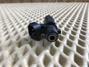 Форсунка инжекторная электрическая Hyundai Accent II (+Tagaz) 2000-2012 Hyundai Atos (MX) 1998-2008 Hyundai Atos Prime 1999-2007 Hyundai Coupe (GK) 2002-2009 Hyundai Coupe (RD) 1996-2002 Hyundai Elantra 2000-2010 Hyundai Getz 2002-2010 Hyundai Matrix 2001-2010 Kia Cerato 2004-2008 (3531022600) — фото 2