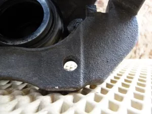 Суппорт передний левый Ford Focus III 2011>,Focus II 2005-2008,C-MAX 2003-2011,Mazda 5 (CR) 2005-2010,Mazda 3 (BK) 2002-2009,S40 2004-2012,V50 2004-2012,Focus II 2008-2011,Kuga 2008-2012,Mazda 3 (BL) 2009-2013,C-MAX 2011> (1682876) — фото 3