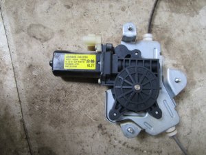 Стеклоподъемник электр. передний правый Kia Picanto 2004-2011 (С МОТОРЧИКОМ 8240207010) — фото 2