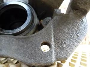 Суппорт передний правый Ford Focus III 2011>,Focus II 2005-2008,C-MAX 2003-2011,Mazda 5 (CR) 2005-2010,Mazda 3 (BK) 2002-2009,S40 2004-2012,V50 2004-2012,Focus II 2008-2011,Kuga 2008-2012,Mazda 3 (BL) 2009-2013,C-MAX 2011> (1682875 1471710) — фото 3