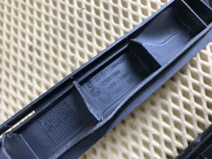 Направляющая заднего бампера Skoda Octavia (A5 1Z-) 2004-2013 (НА ПАНЕЛЬ 1Z5807864 1Z5807863) — фото 9