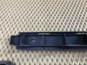 Направляющая заднего бампера Skoda Octavia (A5 1Z-) 2004-2013 (НА ПАНЕЛЬ 1Z5807864 1Z5807863) — фото 4
