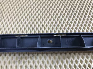 Направляющая заднего бампера Skoda Octavia (A5 1Z-) 2004-2013 (НА ПАНЕЛЬ 1Z5807864 1Z5807863) — фото 3