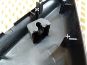 Уголок двери передней левой внутренний Mazda 3 (BK) 2002-2009 (BP4L69171E) — фото 7