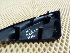 Уголок двери передней левой внутренний Mazda 3 (BK) 2002-2009 (BP4L69171E) — фото 6