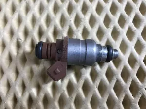 Форсунка инжекторная электрическая Chevrolet Lacetti 2003-2013 Daewoo Nexia 1995-2016 (96332261 25182404) — фото 1
