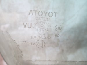Стекло двери передней правой Toyota Auris (E15) 2006-2012 (5 ДВЕРЕЙ 6810102230) — фото 2