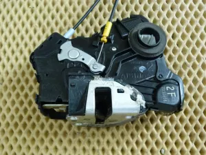 Замок двери передней правой Toyota Corolla E15 2006-2013,Auris (E15) 2006-2012,IQ 2008-2011 (2 КОНТАКТА 6903012490) — фото 7
