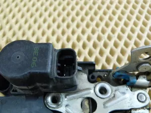 Замок двери задней правой Chevrolet,Daewoo Lacetti 2003-2013,Aveo (T200) 2003-2008,Rezzo 2005-2010,Rezzo 2000-2011,Nubira 1999-2003,Gentra II 2013-2015,Nubira 2003-2007 (96260996) — фото 3
