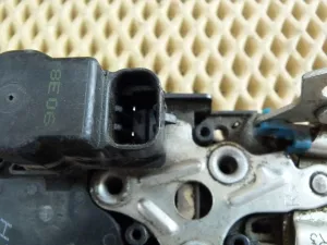 Замок двери задней правой Chevrolet,Daewoo Lacetti 2003-2013,Aveo (T200) 2003-2008,Rezzo 2005-2010,Rezzo 2000-2011,Nubira 1999-2003,Gentra II 2013-2015,Nubira 2003-2007 (96260996) — фото 6