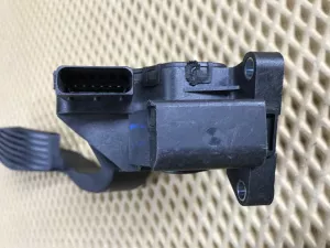 Педаль газа Opel Corsa D 2006-2015 (ЭЛЕКТРОННАЯ 55702020) — фото 4