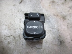 Переключатель регулировки зеркала Toyota Auris (E15) 2006-2012 (8481052030) — фото 1