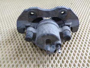 Суппорт тормозной передний левый Ford Focus II 2005-2008C-MAX 2003-2011 II 2008-2011,Mazda 5 (CR) 2005-2010,Mazda 3 (BK) 2002-2009,S40 2004>,V50 2004>,Kuga 2008-2012,Mazda 3 (BL) 2009-2013,Focus III 2011>,C-MAX 2011> (1682876) — фото 10