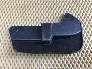 Брызговик передний Renault Sandero 2009-2015 (638508280R 638532592R) — фото 8