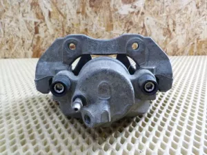 Суппорт тормозной передний правый Ford Focus II 2005-2008, C-MAX 2003-2011 II 2008-2011,C-MAX 2003-2011,Mazda 5 (CR) 2005-2010,Mazda 3 (BK) 2002-2009,Kuga 2008-2012,Mazda 3 (BL) 2009-2013,Focus III 2011>,C-MAX 2011> (1682875) — фото 8