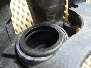Суппорт тормозной передний правый Ford Focus II 2008-2011,Focus II 2005-2008,C-MAX 2003-2010,Mazda 5 (CR) 2005-2010,Mazda 3 (BK) 2002-2009,S40 2004-2012,V50 2004-2012,Kuga 2008-2012,Mazda 3 (BL) 2009-2013,Focus III 2011>,C-MAX 2010> (В СБОРЕ 1682875) — фото 9