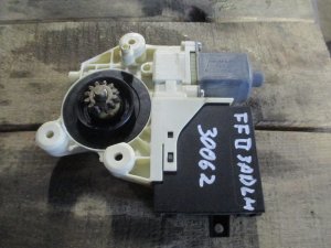 Моторчик стеклоподъемника задний левый Ford Focus II 2005-2008 (ЗАДНИЙ ЛЕВЫЙ С БЛОКОМ КОМФОРТА 4M5T14B532AD) — фото 1