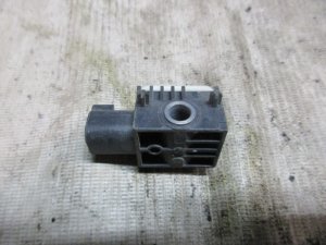 Датчик AIR BAG Ford C-MAX 2003-2010;Focus II 2005-2008;Galaxy 1995-2006;Galaxy 2006-2015;Mondeo IV 2007-2015;S-MAX 2006-2015;Freelander 2 2007-2014;Range Rover III (LM) 2002-2012;Mazda 3 (BK) 2002-2009 (ПЕРЕДНИЙ 3M5T14B006AD) — фото 1