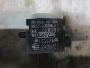 Датчик AIR BAG Ford C-MAX 2003-2010;Focus II 2005-2008;Galaxy 1995-2006;Galaxy 2006-2015;Mondeo IV 2007-2015;S-MAX 2006-2015;Freelander 2 2007-2014;Range Rover III (LM) 2002-2012;Mazda 3 (BK) 2002-2009 (ПЕРЕДНИЙ 3M5T14B006AD) — фото 4