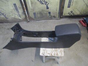 Подлокотник Mazda 3 (BK) 2002-2009 (В СБОРЕ BP4K64420E02) — фото 1