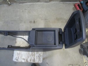 Подлокотник Mazda 3 (BK) 2002-2009 (В СБОРЕ BP4K64420E02) — фото 2