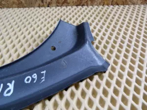 Водосток BMW 5-серия E60/E61 2003-2009 (ЗАДНИЙ КРЫШКИ БАГАЖНИКА 51717124408 51717124407) — фото 4