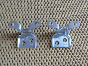 Петля двери Renault Sandero 2009-2014,Logan 2005-2014 (ОДИНАКОВЫЕ НА ВСЕ ДВЕРИ ВЕРХНИЕ И НИЖНИЕ 6001546883) — фото 4