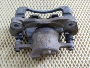 Суппорт передний правый Toyota Auris (E15) 2006-2012,Corolla E15 2006-2013 (4773012A10) — фото 9