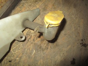 Бачок омывателя Ford Focus I 1998-2005 (XS4113K163AH) — фото 2