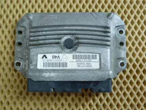 Блок управления двигателем Renault Fluence 2010-2017 (237101722R 237101353R) — фото 1