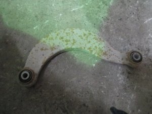 Рычаг задний верхний Ford Focus I 1998-2005,Focus II 2005-2008,C-MAX 2003-2010,Mazda 5 (CR) 2005-2010,Mazda 3 (BK) 2002-2009,S40 2004-2012,V50 2004-2012,C30 2006-2013,Focus II 2008-2011,Mazda 3 (BL) 2009-2013 (СЕРПОВИДНЫЙ 1M515500AC) — фото 2