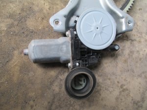Стеклоподъемник электр. передний правый Toyota Corolla E15 2006-2013,Auris (E15) 2006-2012 (6980112220) — фото 4