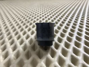 Датчик парковки Audi A3 [8PA] Sportback 2004-2013 Audi A4 [B8] 2007-2015 Audi A5/S5 [8F] Cabrio 2010-2016 Audi A5/S5 [8T] Coupe/Sportback 2007-2016 Audi A6 [C7,4G] 2011-2018 Audi A7 (4G8) 2011-2018 Audi A8 [4H] 2010-2017 Audi Allroad quattro 2012-2019 Audi Q3 (8U) 2012-2018 Audi Q5 [8R] 2008-2017 Audi Q7 [4L] 2005-2015 Audi R8 2007-2015 Audi TT(8J) 2006-2015 Porsche 911 (991) 2012-2019 Porsche Boxster (981) 2012-2016 Porsche Cayenne 2010-2017 Porsche Cayman (981) 2013-2016 Porsche Panamera 2010-2016 (4H0919275) — фото 4