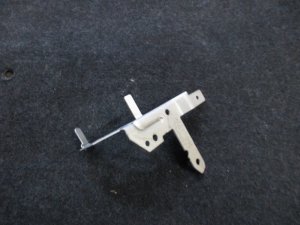 Кронштейн (сопут. товар) Audi A1 (8X) 2010-2018 Audi A3 [8V] 2013-2020 Audi Q3 (8U) 2012-2018 Seat Ibiza V 2008-2017 Seat Leon (5F) 2013-2020 Skoda Fabia 2015> Skoda Octavia (A7) 2013-2020 Skoda Rapid 2013-2020 Skoda Superb 2015> VW Golf VII 2012-2020 VW Jetta 2011-2018 VW Passat [B8] 2015> (5Q0971858A) — фото 1