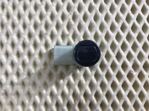 Датчик парковки Audi A2 [8Z0] 2000-2005 Audi A3 (8L1) 1996-2003 Audi A6 [C5] 1997-2004 Audi A8 [4D] 1994-1998 Audi A8 [4D] 1999-2002 Audi Allroad quattro 2000-2005 VW Passat [B5] 2000-2005 (4B0919275A) — фото 1