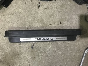 Накладка порога передняя правая Geely Emgrand EC7 (2009-2017) и др. — фото 1