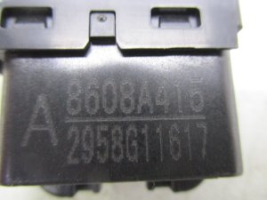 Кнопка стеклоподъемника Mitsubishi Outlander (2012-2014) — фото 6