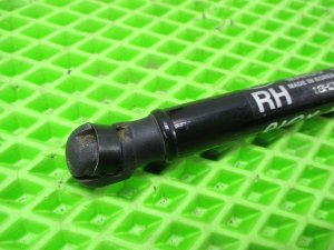 Амортизатор двери багажника Kia Rio (2016-2020) — фото 4