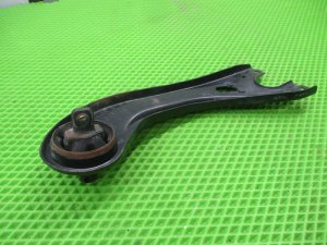 задний продольный рычаг правый Kia Sorento (2009-2013) — фото 6