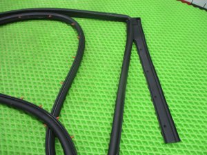 Уплотнитель двери Chery Tiggo 8 Pro Max (2021-2024) — фото 5