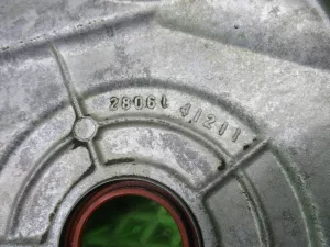 Крышка двигателя передняя Toyota Avensis (2002-2006) — фото 9