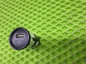 Адаптер USB сетевой Kia Sorento (2020) — фото 2