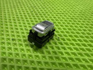Кнопка стеклоподъемника Chery Tiggo 7L (2024) — фото 4