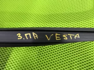Уплотнитель стекла двери задней правой Lada Vesta (2015) — фото 10